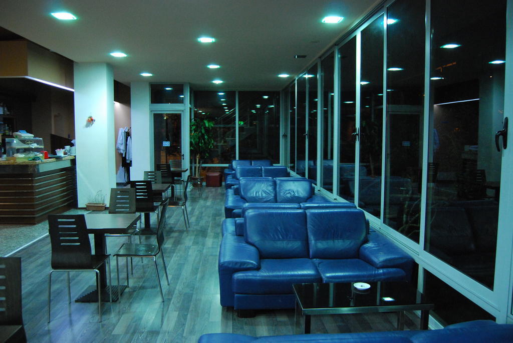 Hotel Vlora Esterno foto