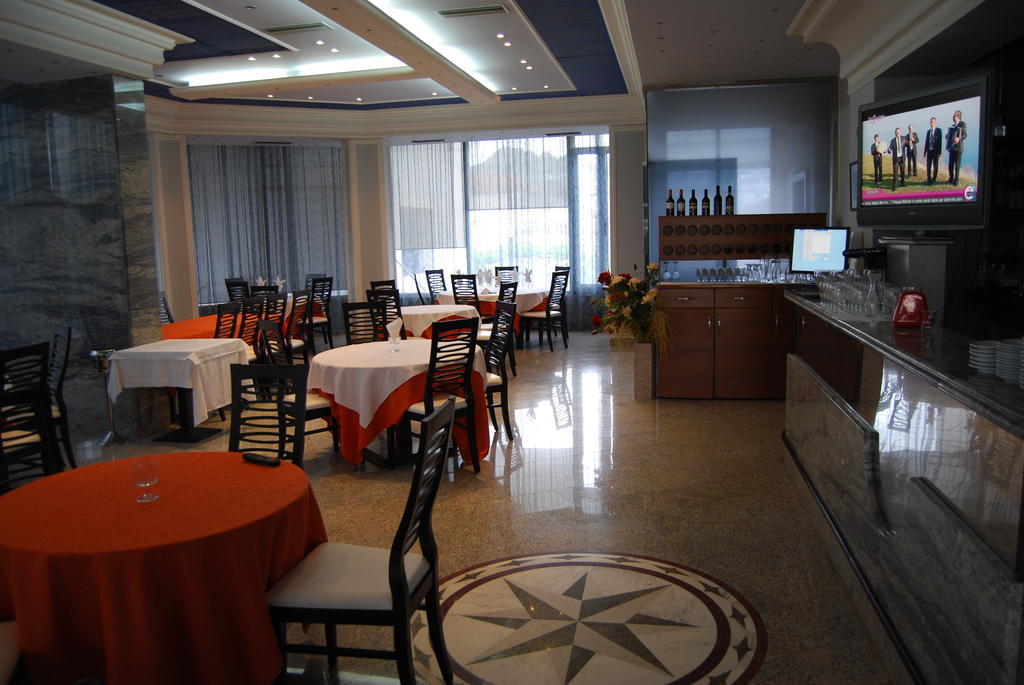 Hotel Vlora Esterno foto