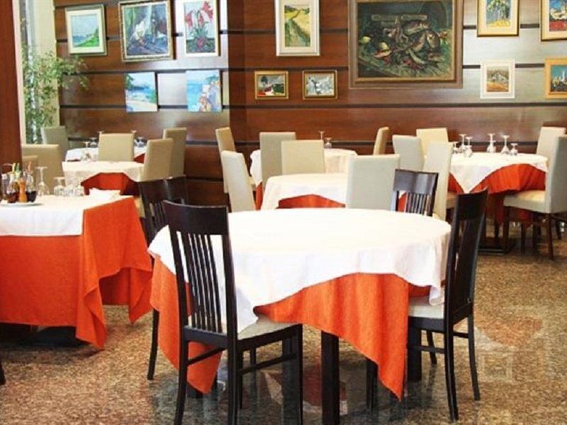 Hotel Vlora Esterno foto